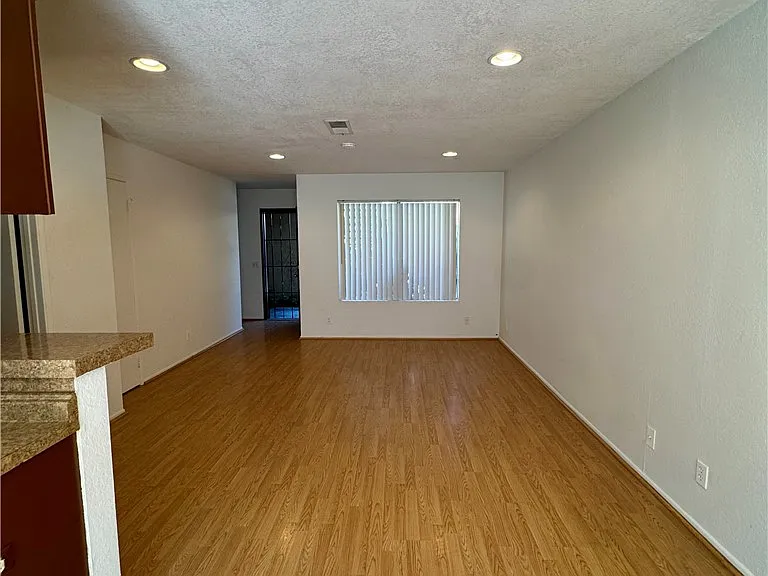 1231 Hillandale Ave #10 — Photo 2