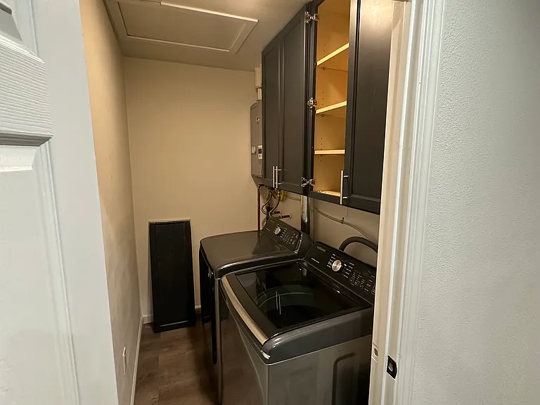 3074 Holly Dr — Photo 2