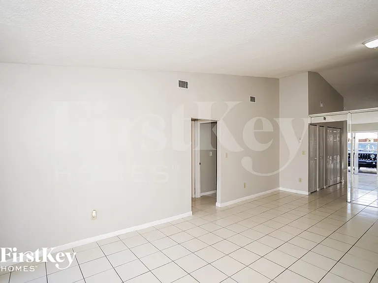 5505 W 27th Ln — Photo 5
