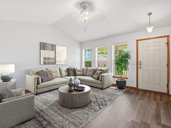 3rd image of 137 Covington Cove Cir