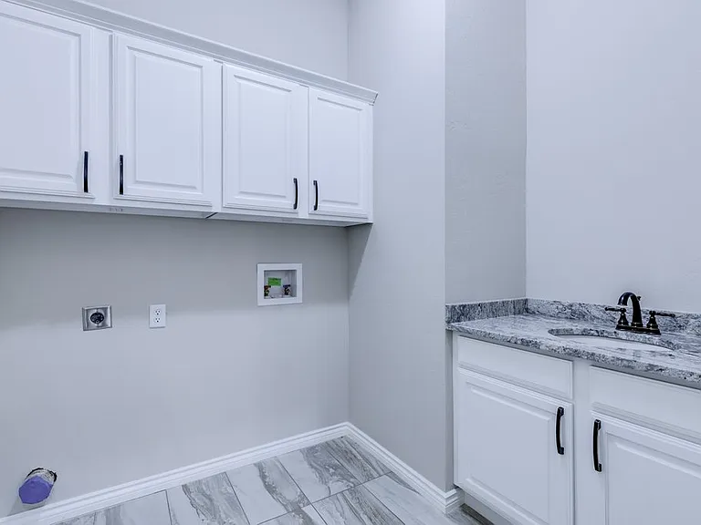 9209 SW 34th St — Photo 36