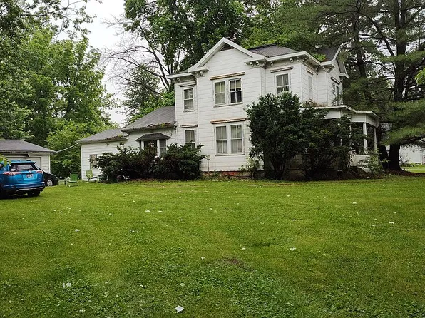 207 W Commercial St, Strasburg, IL 62465