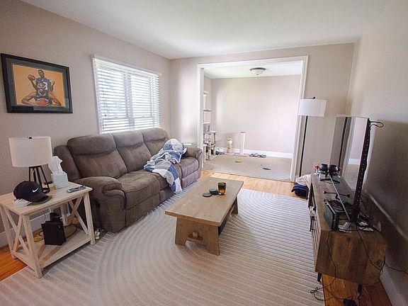 2nd image of 1728 1st St SW