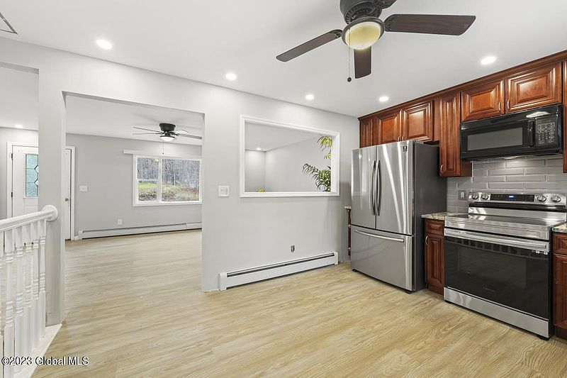 5th image of 248 Central Nassau Road