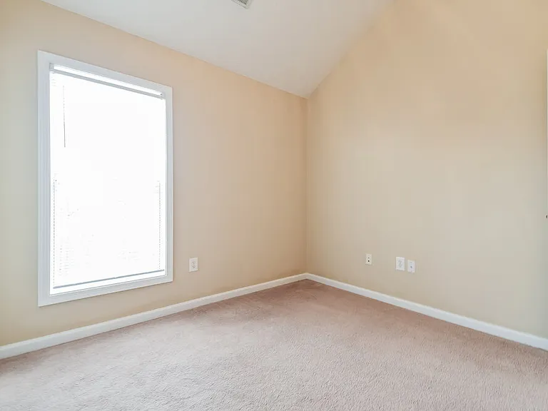 426 Baldwin Ct — Photo 14