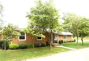 2nd image of 387 Franklin Ave