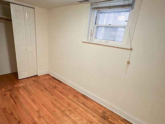 3rd image of 3309 1/2 N Southport Ave #G