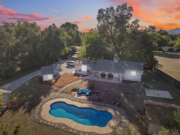 2nd image of 5367 Rosswood Ln