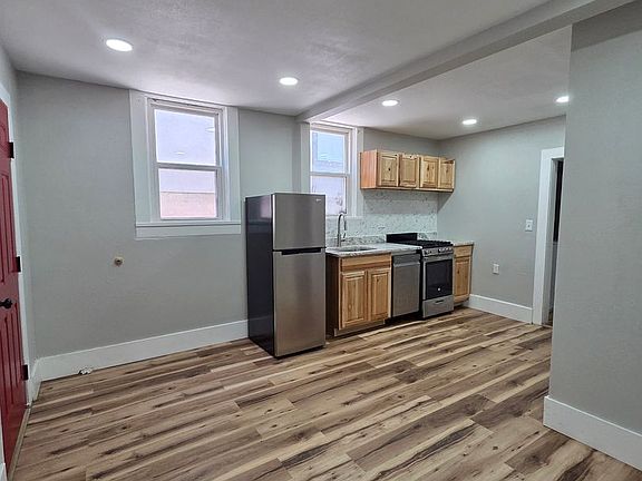 3rd image of 324 E Bijou St #1