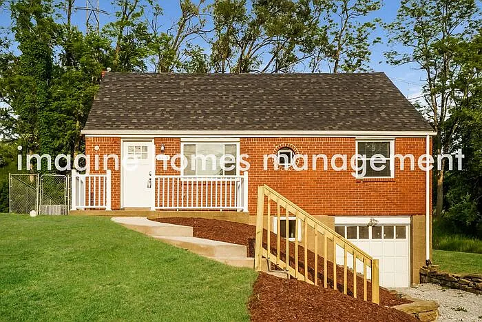 4 bed, 1.0 bath, 1326 sqft, $1,910 — Photo 1