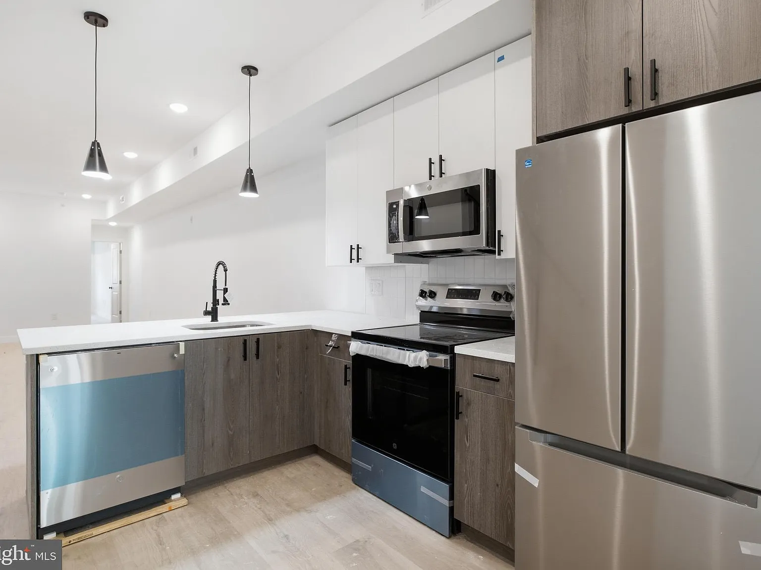 2 bed, $1,600 — Photo 3