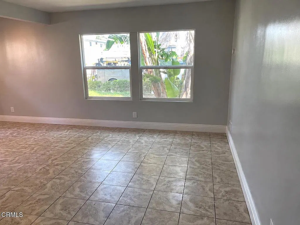 2 bed, 2.0 bath, 930 sqft, $2,775 — Photo 2