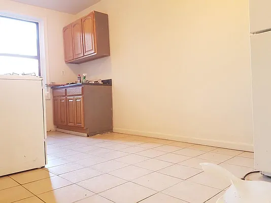 Rented by BRICK & GALO REALTY CORP | media 26