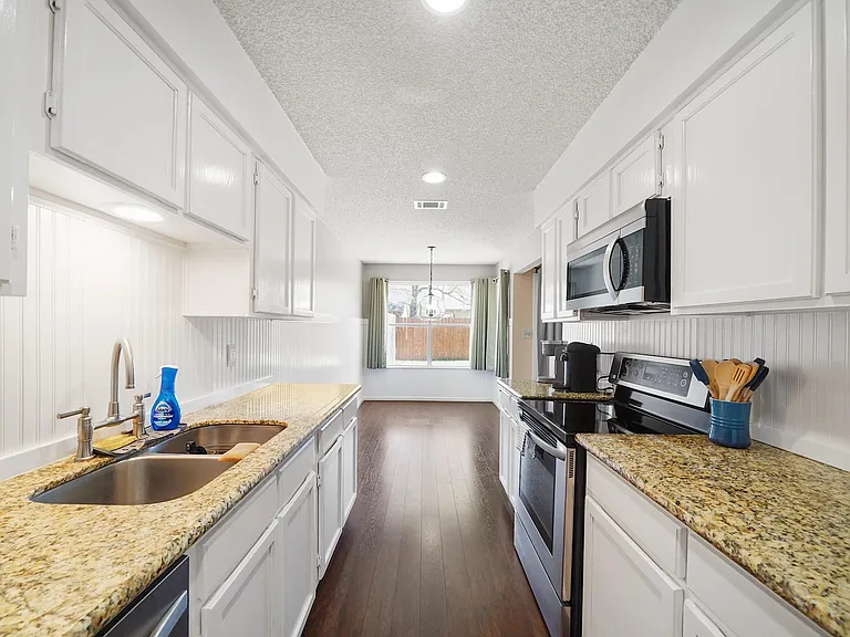 2239 Highland Hills Dr — Photo 13