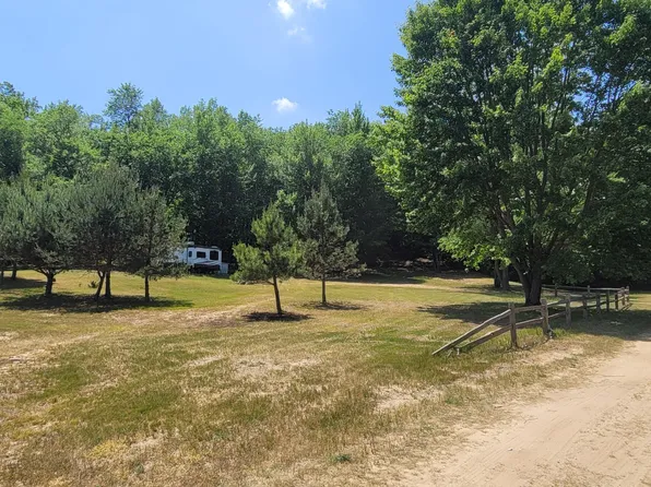 4551 E Deer Cove Rd, Custer, MI 49405