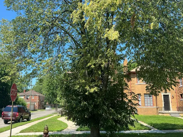 18601 Pennington Dr, Detroit, MI 48221