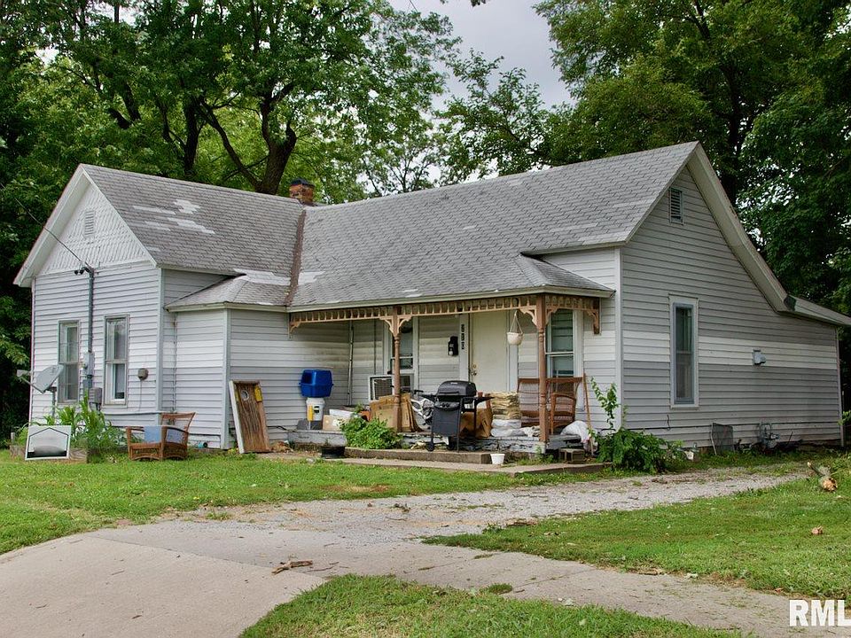 1st image of 210 E College St