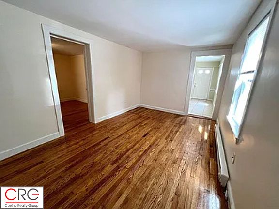 5th image of 632 Main St APT 8