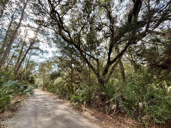 8 Dogwood Trail, Bald Head Island, NC 28461