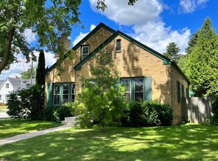 724 Oak St, Manitowoc, WI 54220