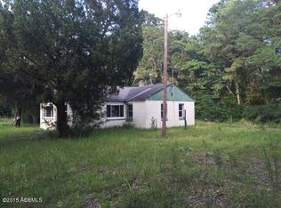11 Queens Rd, Saint Helena Island, SC 29920