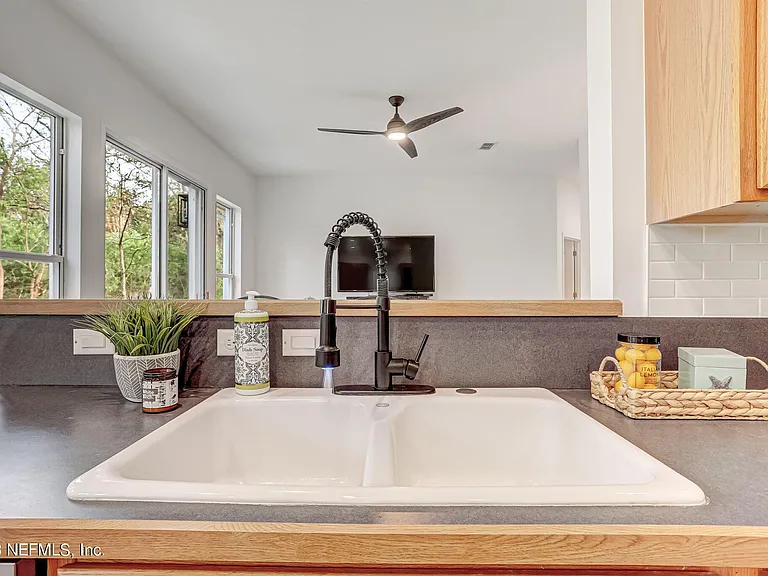140 Oceans Edge Dr — Photo 23