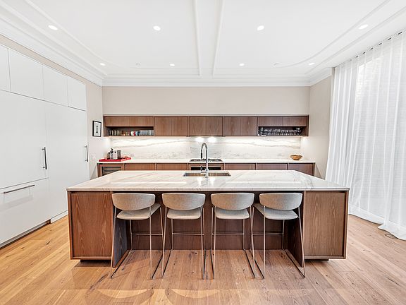 5th image of 532 W 20th St Floor 5