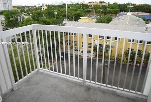 2740 SW 28th Ter #503 — Photo 8