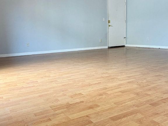 4th image of 3325 Bagley Ave APT 205