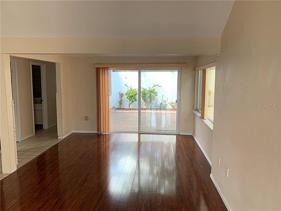 4th image of 7831 Fox Den Row