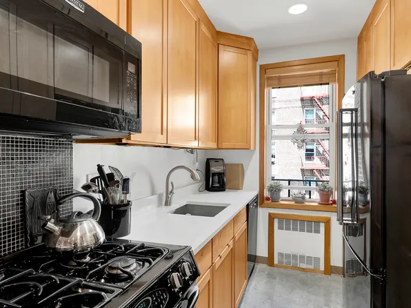 6801 Shore Road image 6 of 18