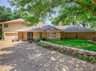 11135 Colechester Ct, Yukon, OK 73099