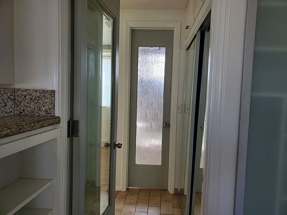 4th image of 616 Broadway St #6