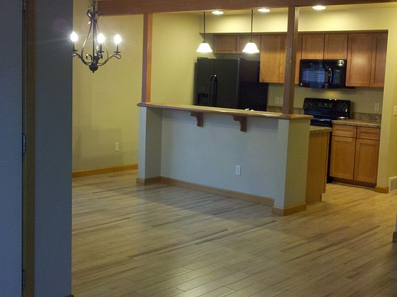 5th image of 827 Avenue E