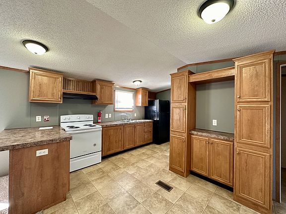 2nd image of 83 Worthington Dr