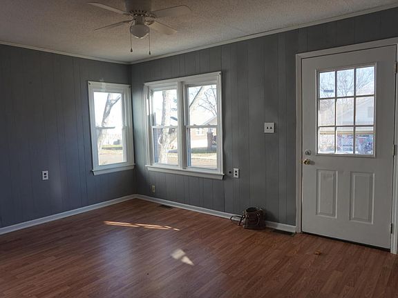2nd image of 633 N Franklin Ave
