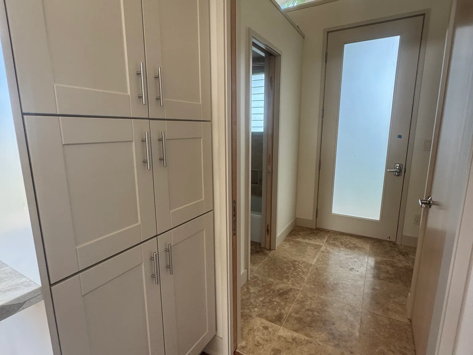 Studio, 972 sqft, $2,500 — Photo 3