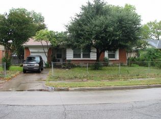 2825 Materhorn Dr, Dallas, TX 75228