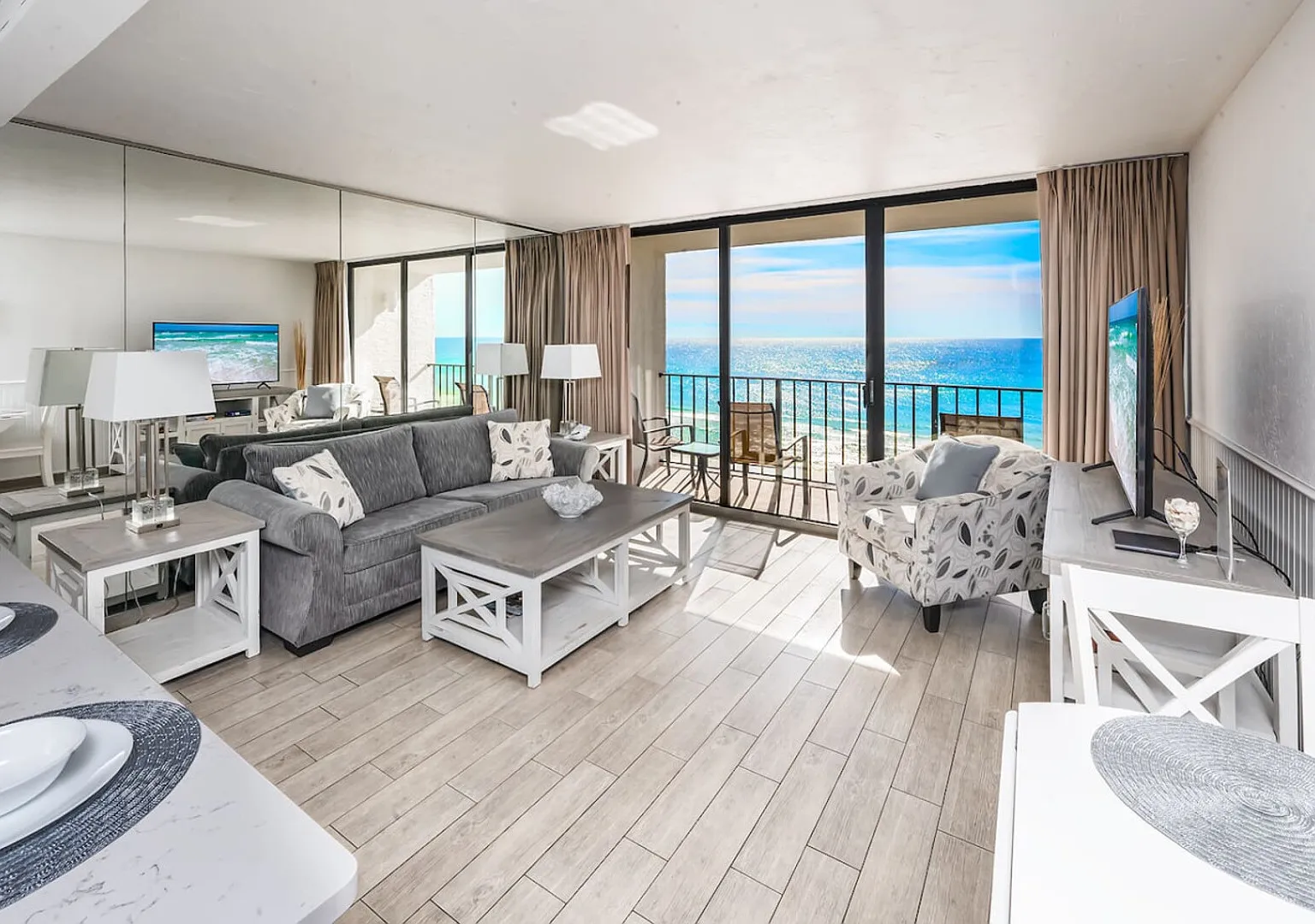 Luxe Gulf-Front, Free Beach Chairs, Balcony View + Resort Amenities ON — Photo 1