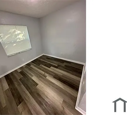 1430 W 18th St — Photo 9