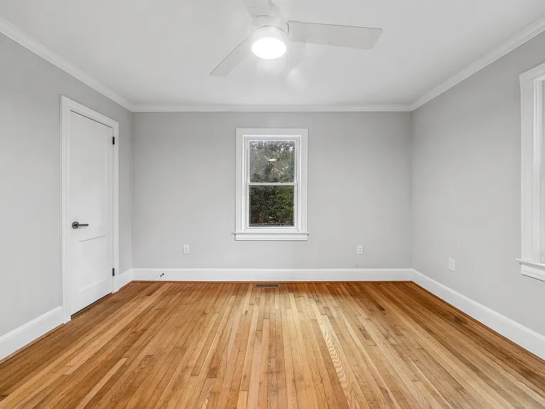 10 Amherst Ave — Photo 17