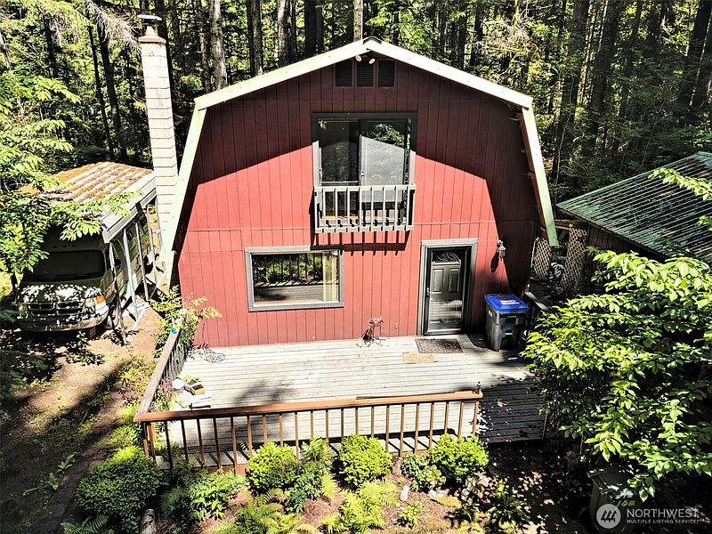 2nd image of 830 N Lake Cushman Road