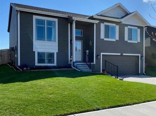 14461 Gilder Ave, Bennington, NE 68007