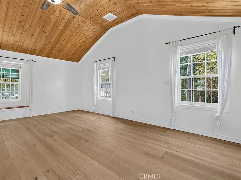 4151 Farmdale Ave — Photo 9