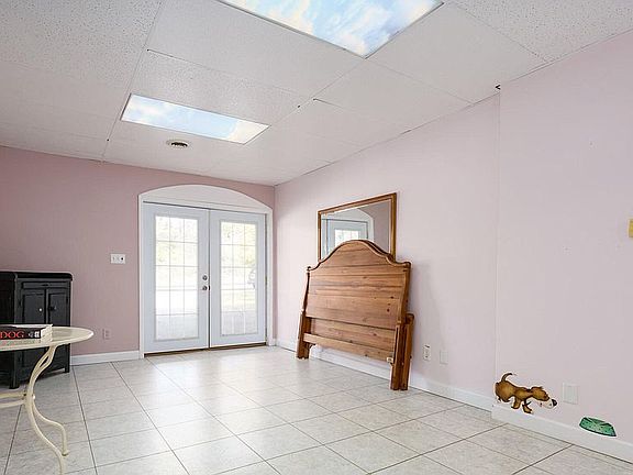 3rd image of 68633 Phoenix St