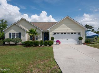 208 High Meadow Ct, Richlands, NC 28574