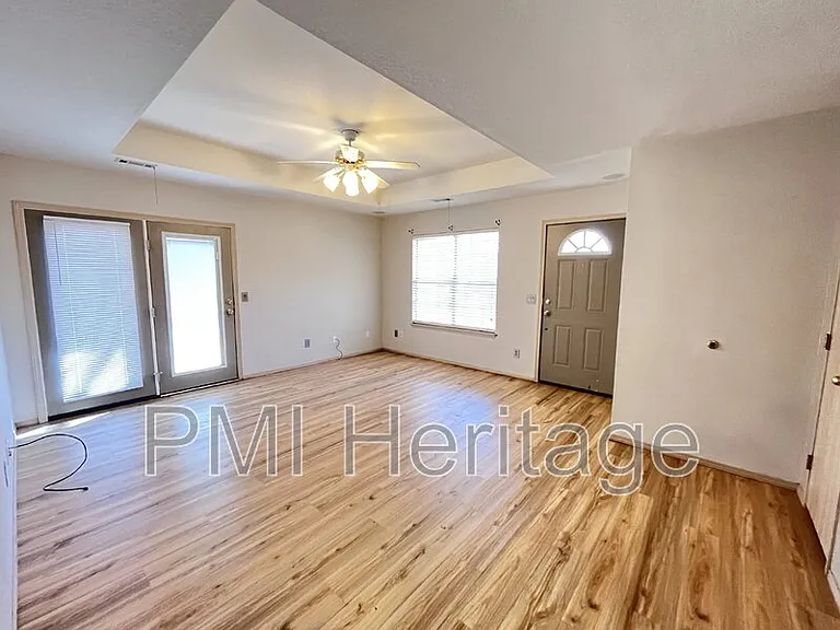 884 N Daisy Ln — Photo 3