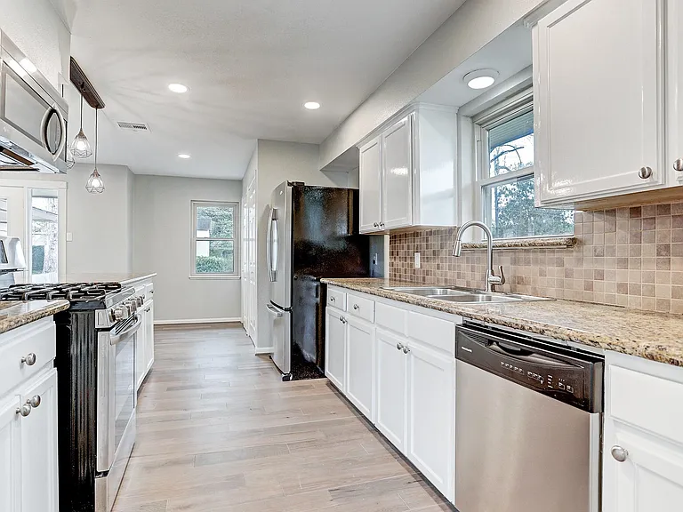 12318 Atwell Dr — Photo 3