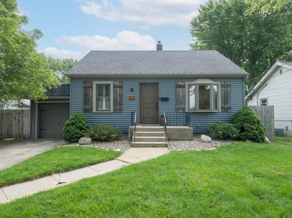 818 N West St, Crown Point, IN 46307