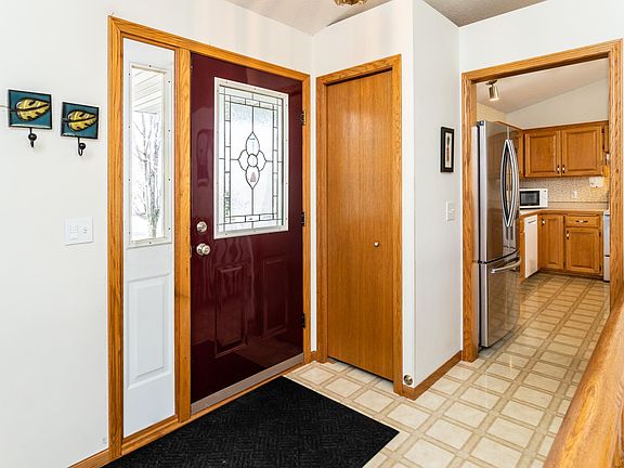 4th image of 818 Martingale Dr
